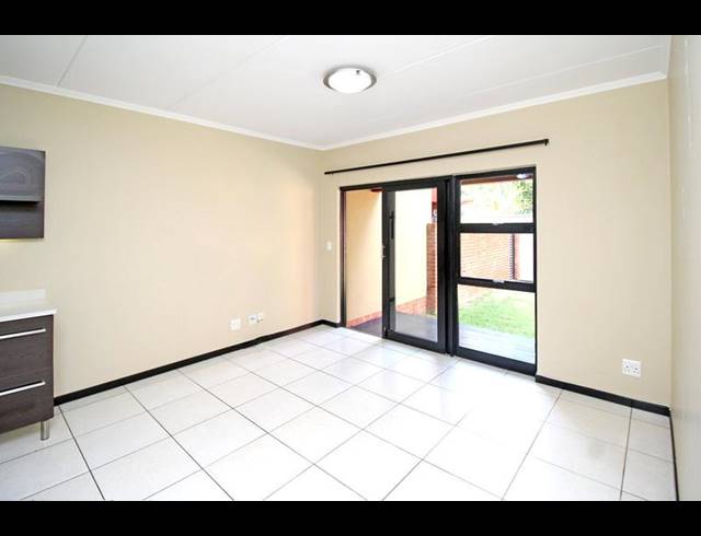 2 BEDROOM APARTMENT FOR SALE IN FOURWAYS